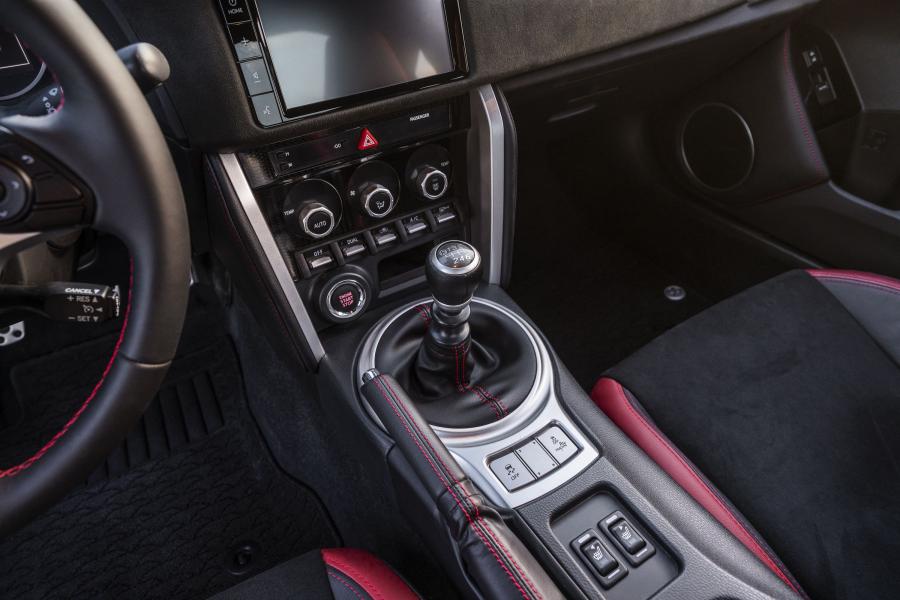 Детали интерьера Toyota GT 86 TRD 2019 года  (NA) (фото 19 из 24)